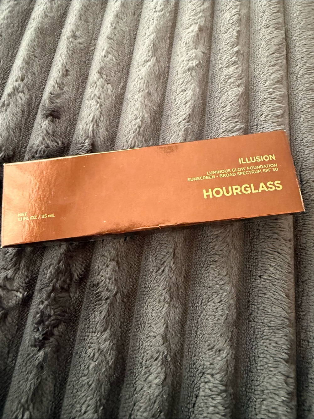 Hourglass Illusion Luminous Glow Foundation Broad Spectrum SPF 30 New Shade 19.5